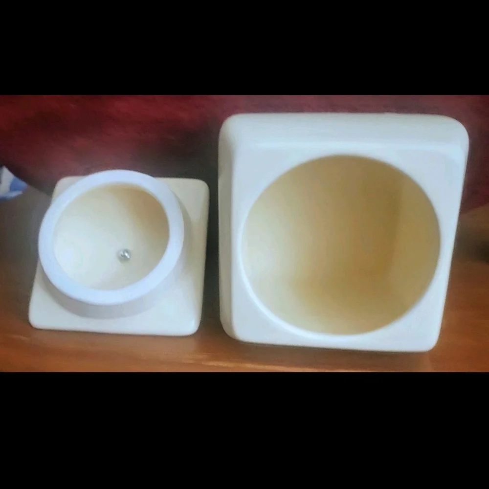 Mother's Love is the Heart of the Family Keepsake Box Ceramic Elegant  5"x 5" - Picture 7 of 10